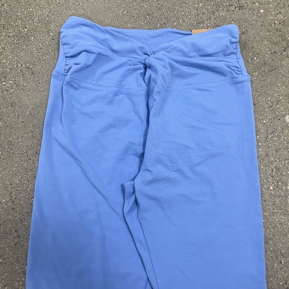 NWT Victoria’s Secret VS PINK Light Blue Stretch Leggings size Medium - Picture 4 of 12